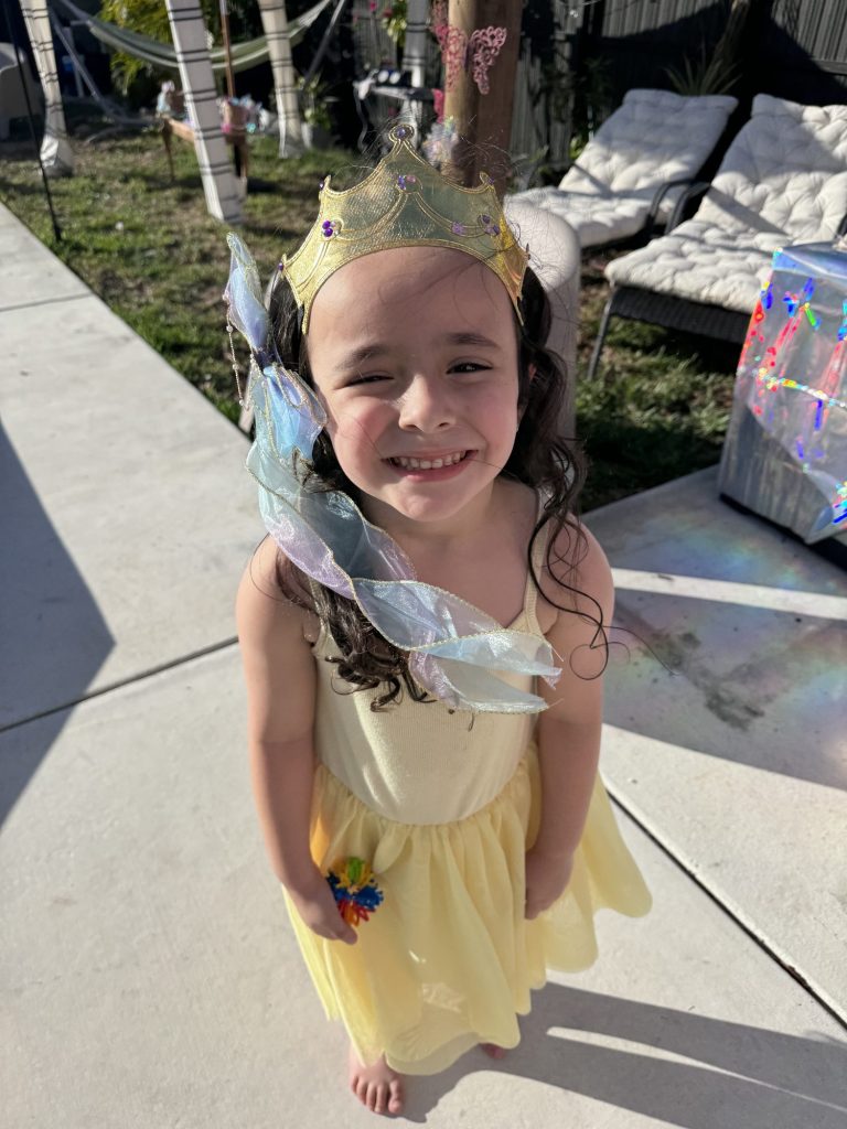 Mermaid themed kids birthday with DIY Polaroid frames by Incredecible, Miami